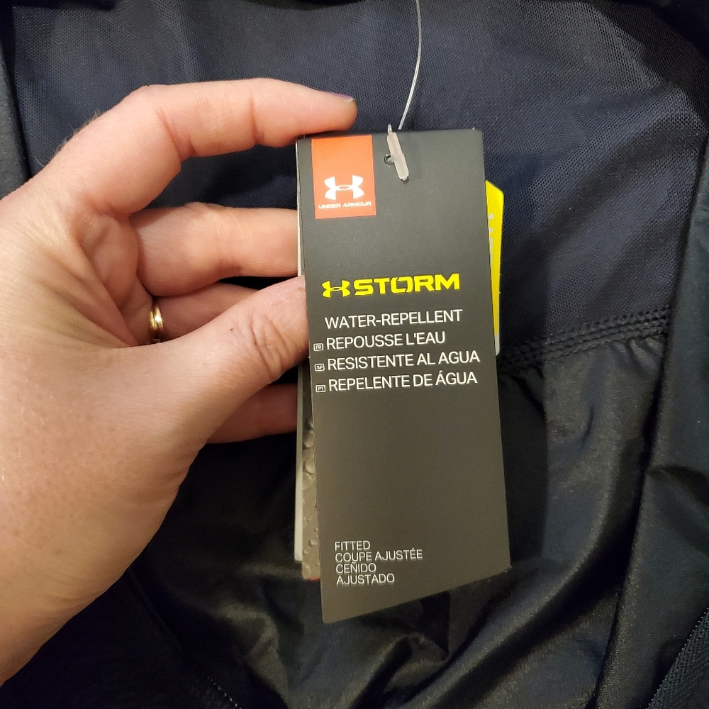 Underarmour Running Jacket - Picture 4 of 7